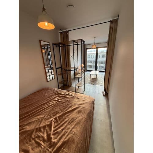 High-end furnished studio